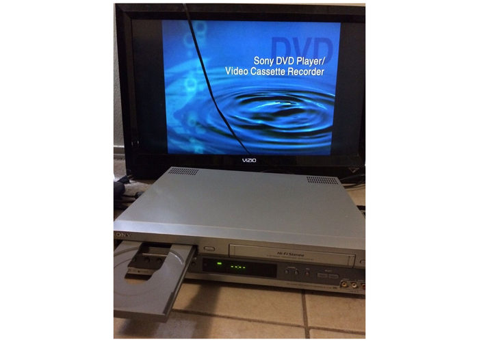Processo di conversione da VHS a DVD completato