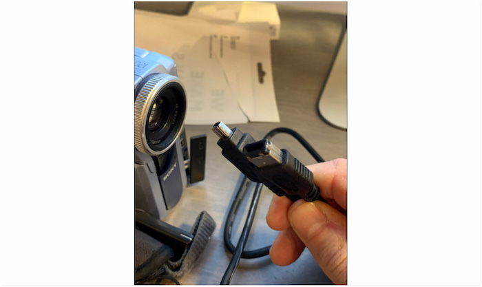 Connect Minidv to Computer